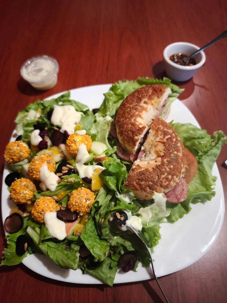 Bagels y ensaladas